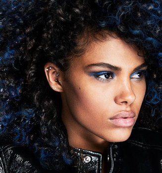 Tina Kunakey Colorista Blue Hero