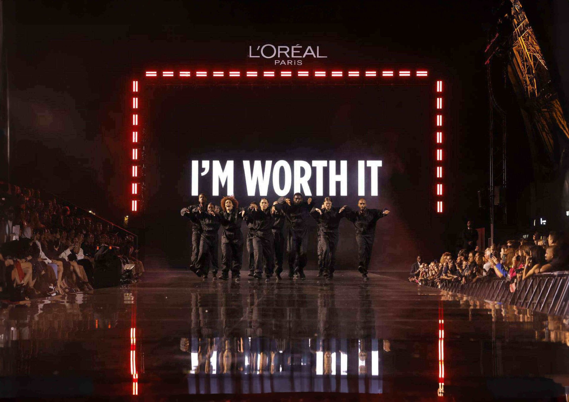 Desfile Loreal Paris En La Semana De La Moda De Paris 2023 Sinborde